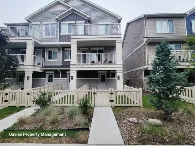 2 Bedroom Townhouse Edmonton AB LS105135558
