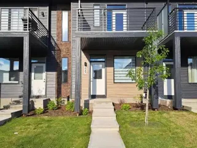 2 Bedroom Townhouse Edmonton AB 104182064