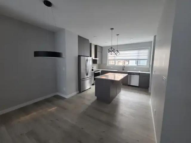 2 Bedroom Townhouse Edmonton AB 104224321