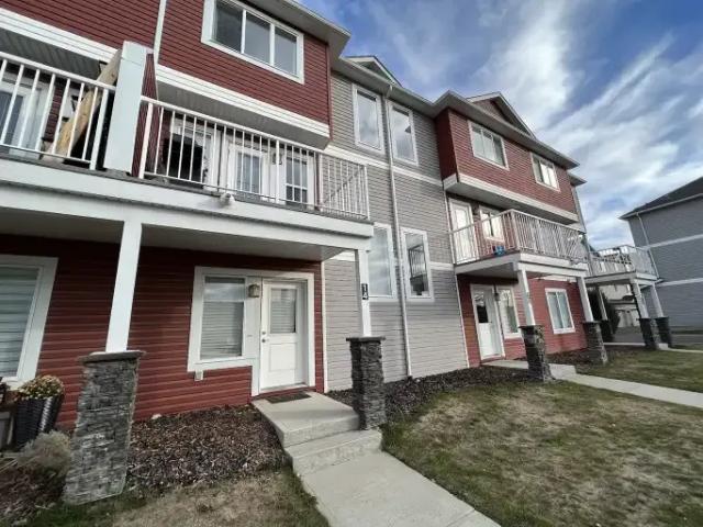 2 Bedroom Townhouse Edmonton AB 104362592