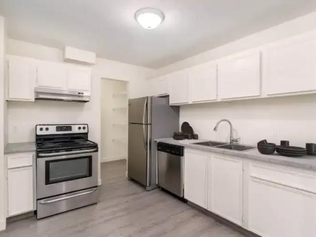 2 Bedroom Townhouse Edmonton AB 104506297
