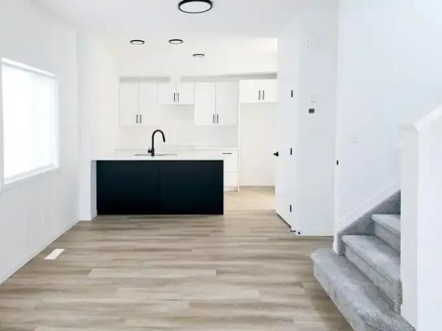 2 Bedroom Townhouse Edmonton AB 104506851