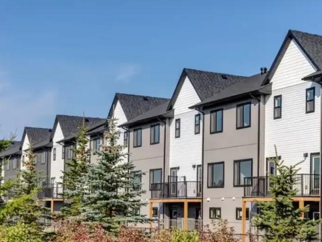 2 Bedroom Townhouse Edmonton AB 104535442