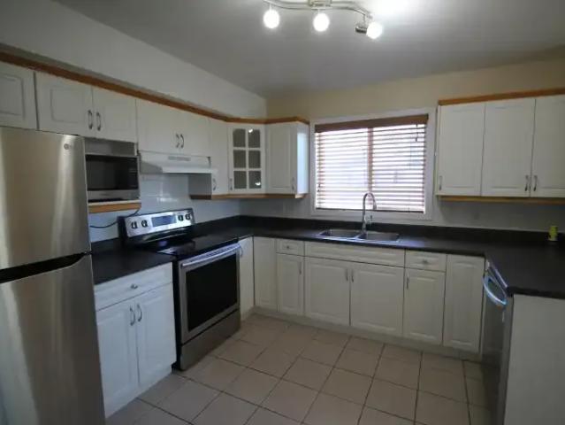 2 Bedroom Townhouse Edmonton AB 104752888