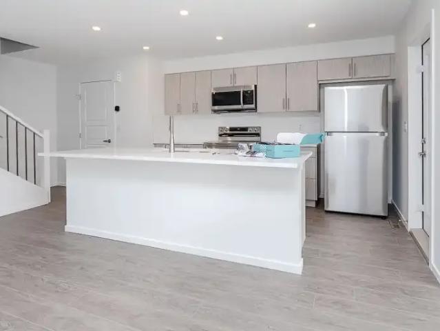 2 Bedroom Townhouse Edmonton AB 104875997