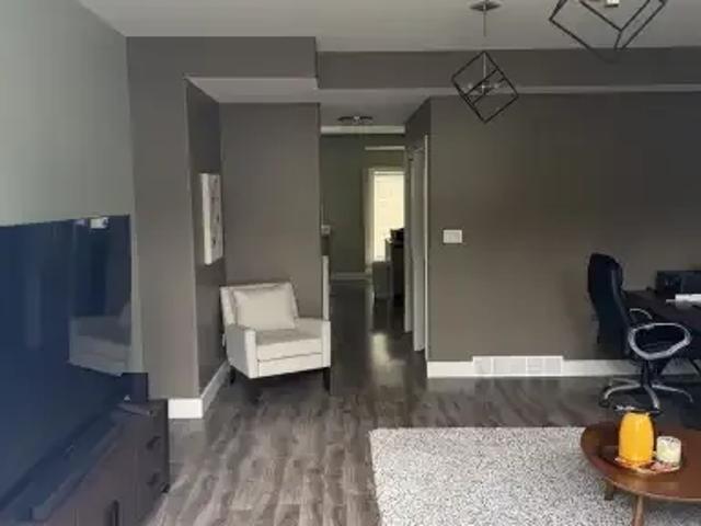 2 Bedroom Townhouse Edmonton AB 104972683