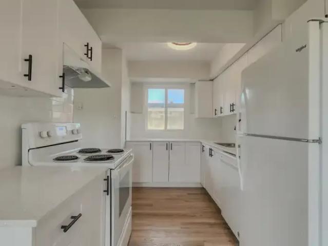 2 Bedroom Townhouse Edmonton AB 104985309