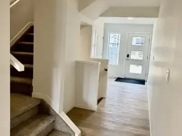 2 Bedroom Townhouse Edmonton AB 105087735