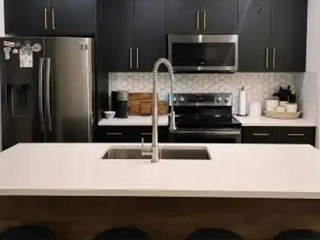 2 Bedroom Townhouse Edmonton AB 105087901