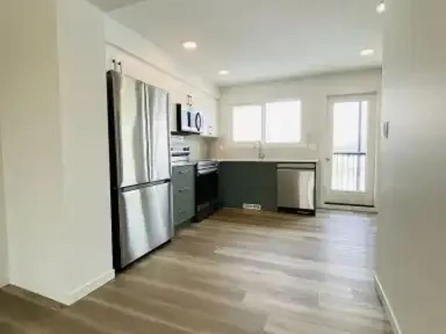 2 Bedroom Townhouse Edmonton AB 105378179
