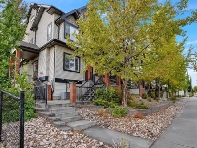 2 Bedroom Townhouse Edmonton AB 105410656