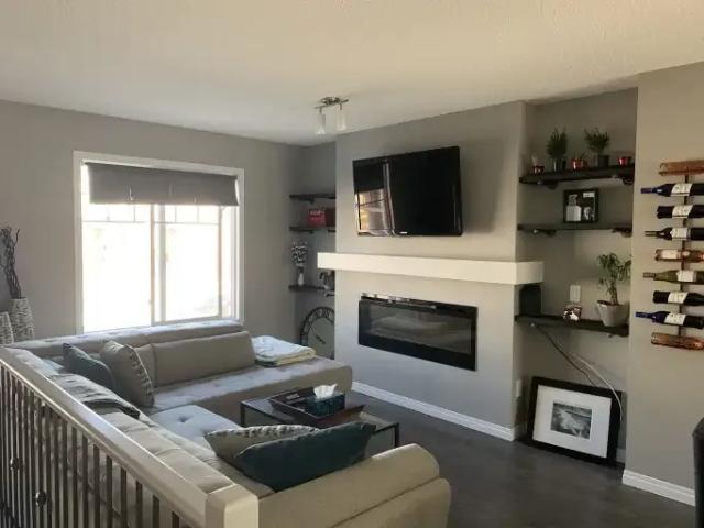 2 Bedroom Townhouse Edmonton AB 105580963