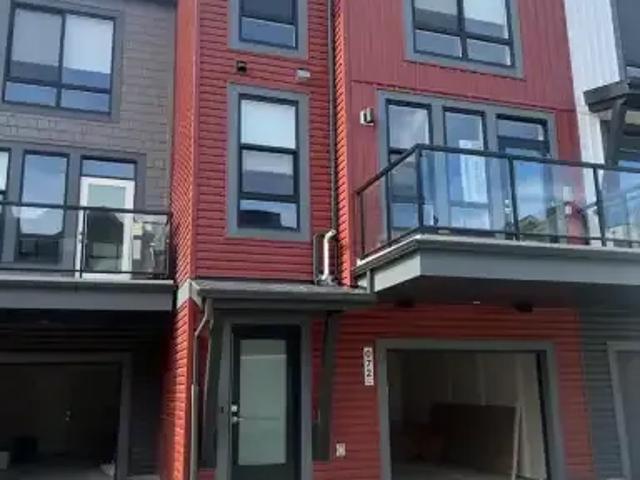 2 Bedroom Townhouse Edmonton AB 105643373
