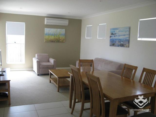 2 BEDROOM TOWNHOUSE FURNISHED