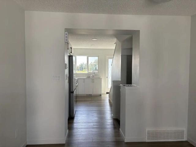 2 Bedroom Townhouse for Rent Available Now! — 2 Bedrooms Townhouse