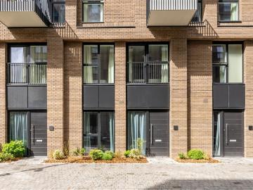 2 bedroom townhouse for rent
