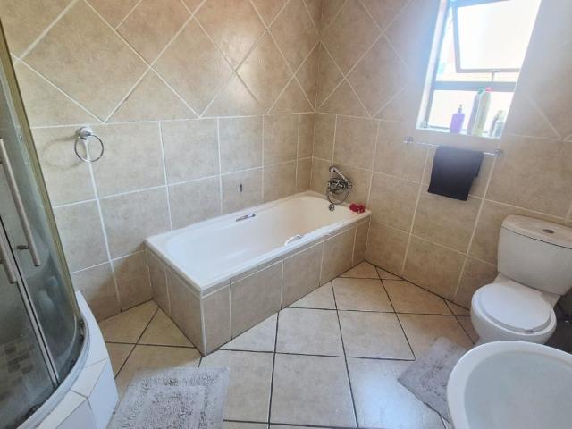 2 Bedroom Townhouse For Sale in Mulbarton