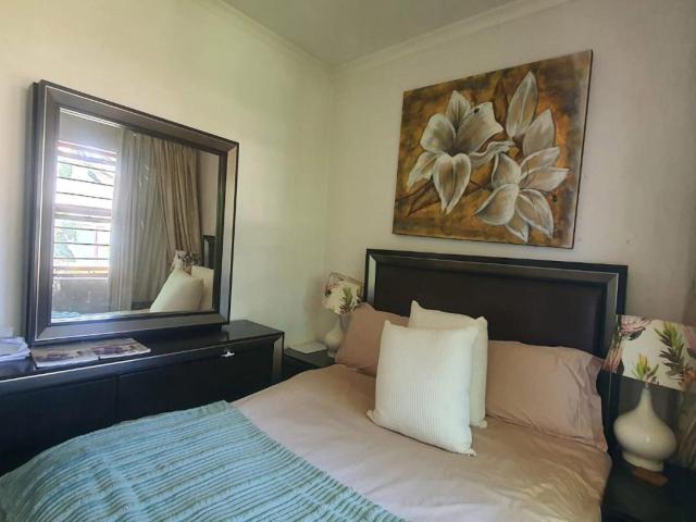 2 Bedroom Townhouse For Sale in Maroeladal