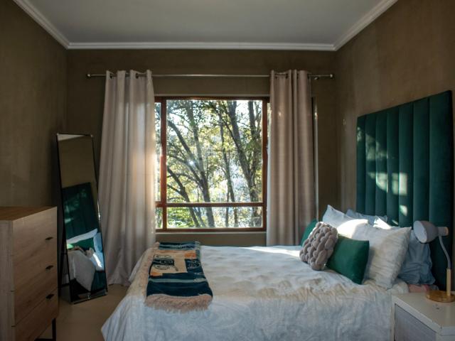 2 Bedroom Townhouse For Sale in Maroeladal