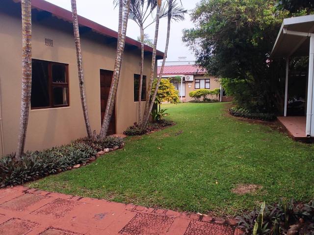 2 Bedroom Townhouse For Sale in Marina Beach