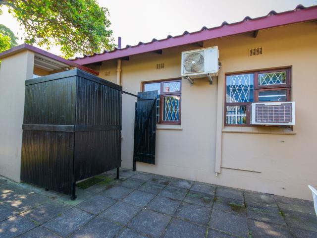 2 Bedroom Townhouse For Sale in Marina Beach