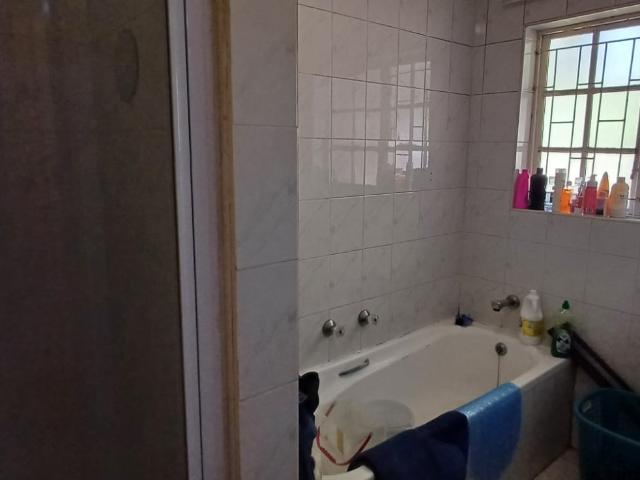 2 Bedroom Townhouse For Sale in Meer En See