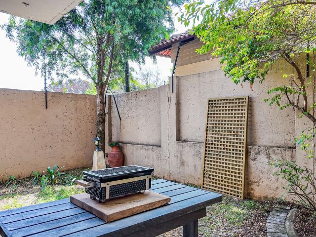 2 Bedroom Townhouse For Sale in Menlo Park