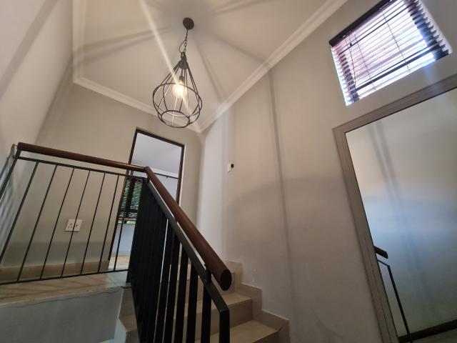 2 Bedroom Townhouse For Sale in Menlo Park