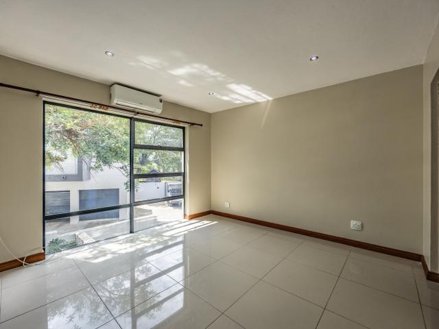 2 Bedroom Townhouse For Sale in Menlo Park
