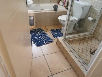 2 Bedroom Townhouse For Sale in Meredale