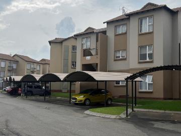 2 Bedroom Townhouse For Sale in Meredale