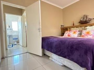 2 Bedroom Townhouse For Sale in Meredale