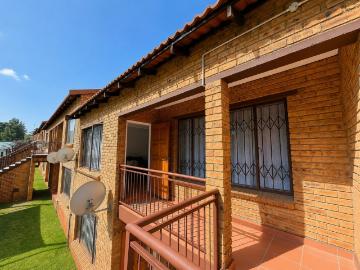 2 Bedroom Townhouse For Sale in Meredale
