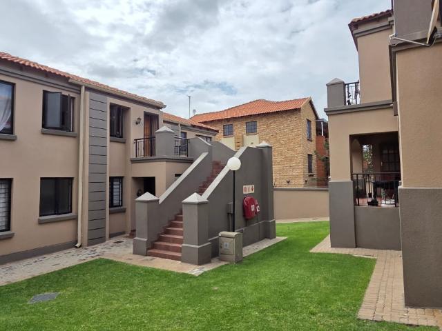 2 Bedroom Townhouse For Sale in Meyersdal