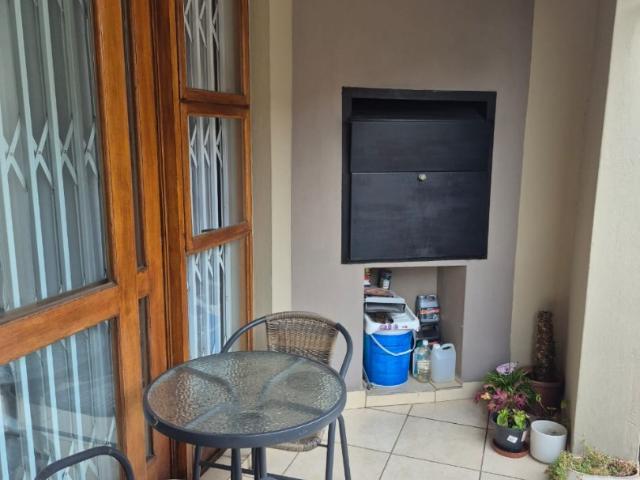 2 Bedroom Townhouse For Sale in Meyersdal