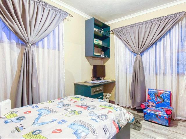2 Bedroom Townhouse For Sale in Meyersdal