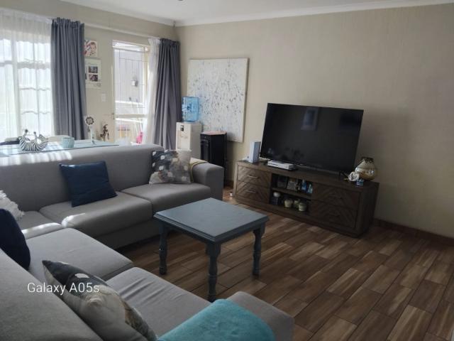 2 Bedroom Townhouse For Sale in Meyersdal