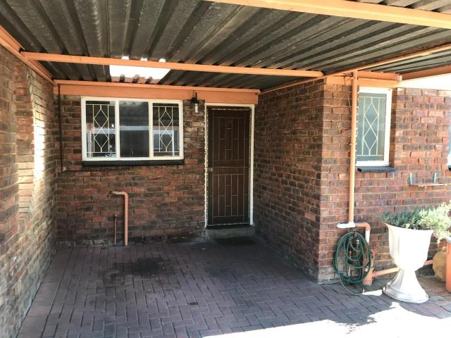 2 Bedroom Townhouse For Sale in Middelburg Central