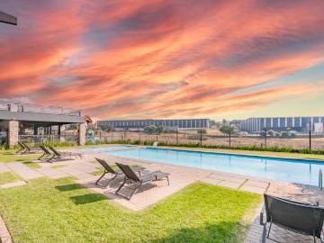 2 Bedroom Townhouse For Sale in Modderfontein