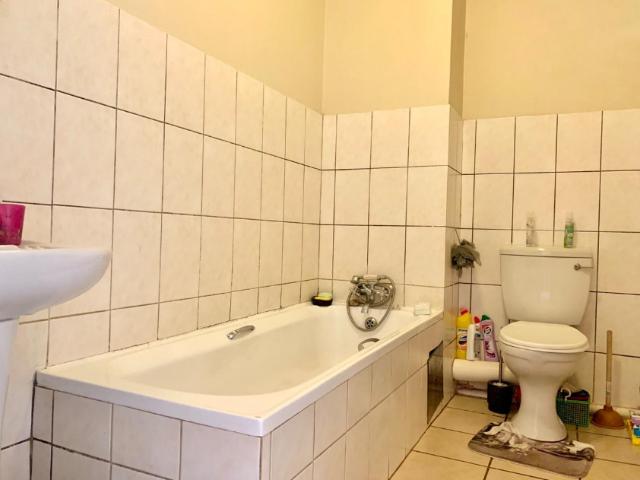 2 Bedroom Townhouse For Sale in Moffat View