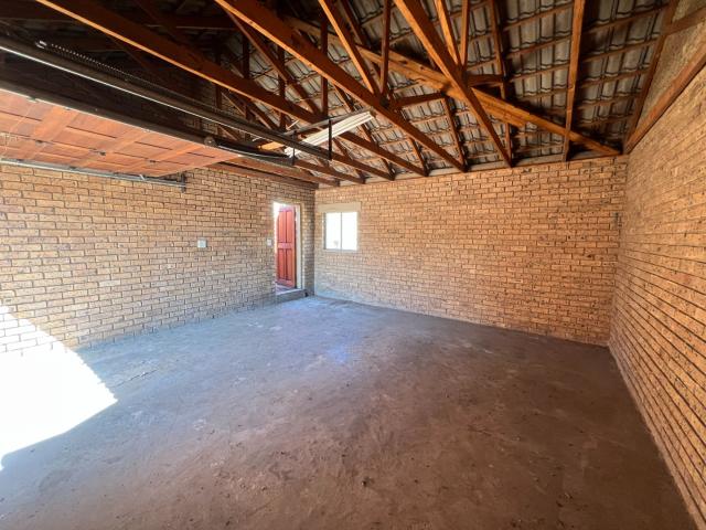 2 Bedroom Townhouse For Sale in Mooikloof