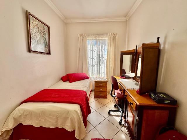 2 Bedroom Townhouse For Sale in Mooikloof Ridge