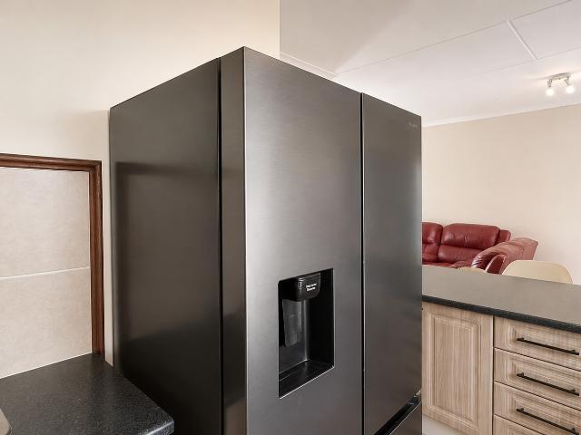2 Bedroom Townhouse For Sale in Mooikloof Ridge