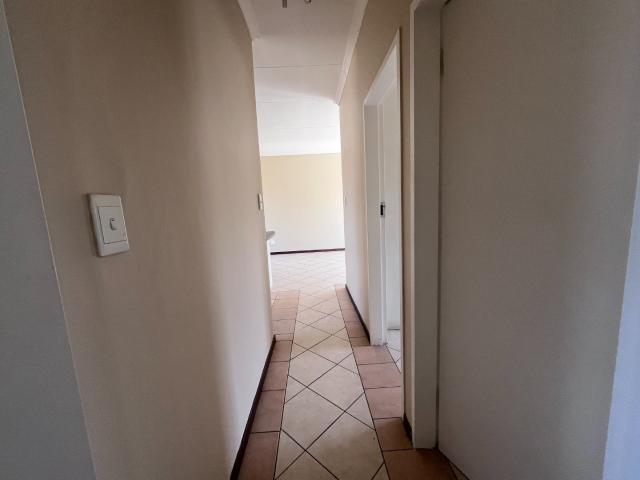 2 Bedroom Townhouse For Sale in Mooikloof Ridge