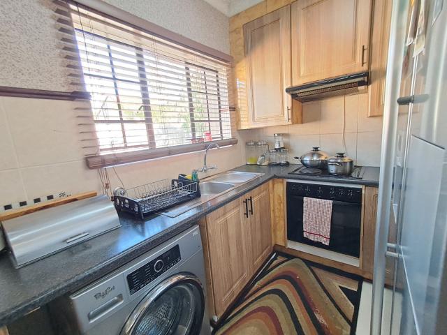 2 Bedroom Townhouse For Sale in Mooikloof Ridge