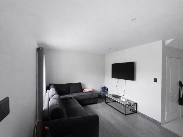 2 Bedroom Townhouse For Sale in Monavoni