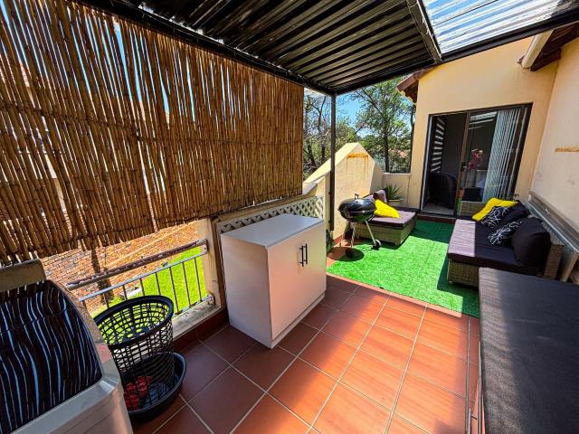 2 Bedroom Townhouse For Sale in Mondeor