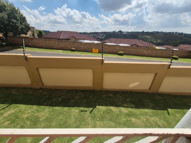 2 Bedroom Townhouse For Sale in Mondeor