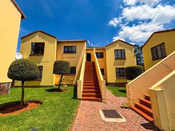 2 Bedroom Townhouse For Sale in Mondeor