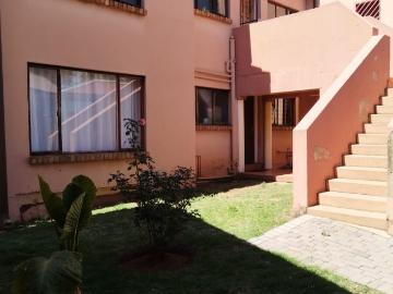 2 Bedroom Townhouse For Sale in Mondeor